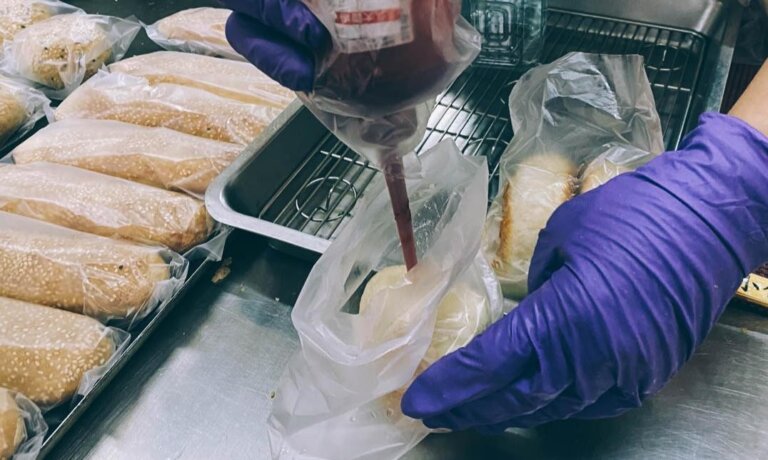 除了「用辣椒醬養水煎包」，台中還有這5個外地看不到的奇特飲食習慣